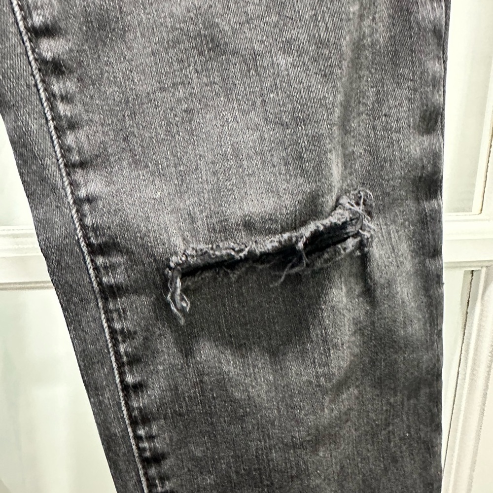 Madewell Black Distressed High Rise Skinny Jeans - Size 28 - Picture 5 of 9